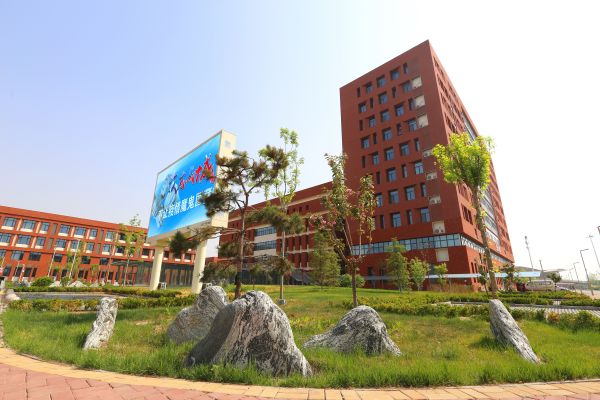 關(guān)于印發(fā)《河北省建檔立卡家庭經(jīng)濟(jì)困難學(xué)生資助管理暫行辦法》的通知（冀教財(cái)〔2017〕2號(hào)）